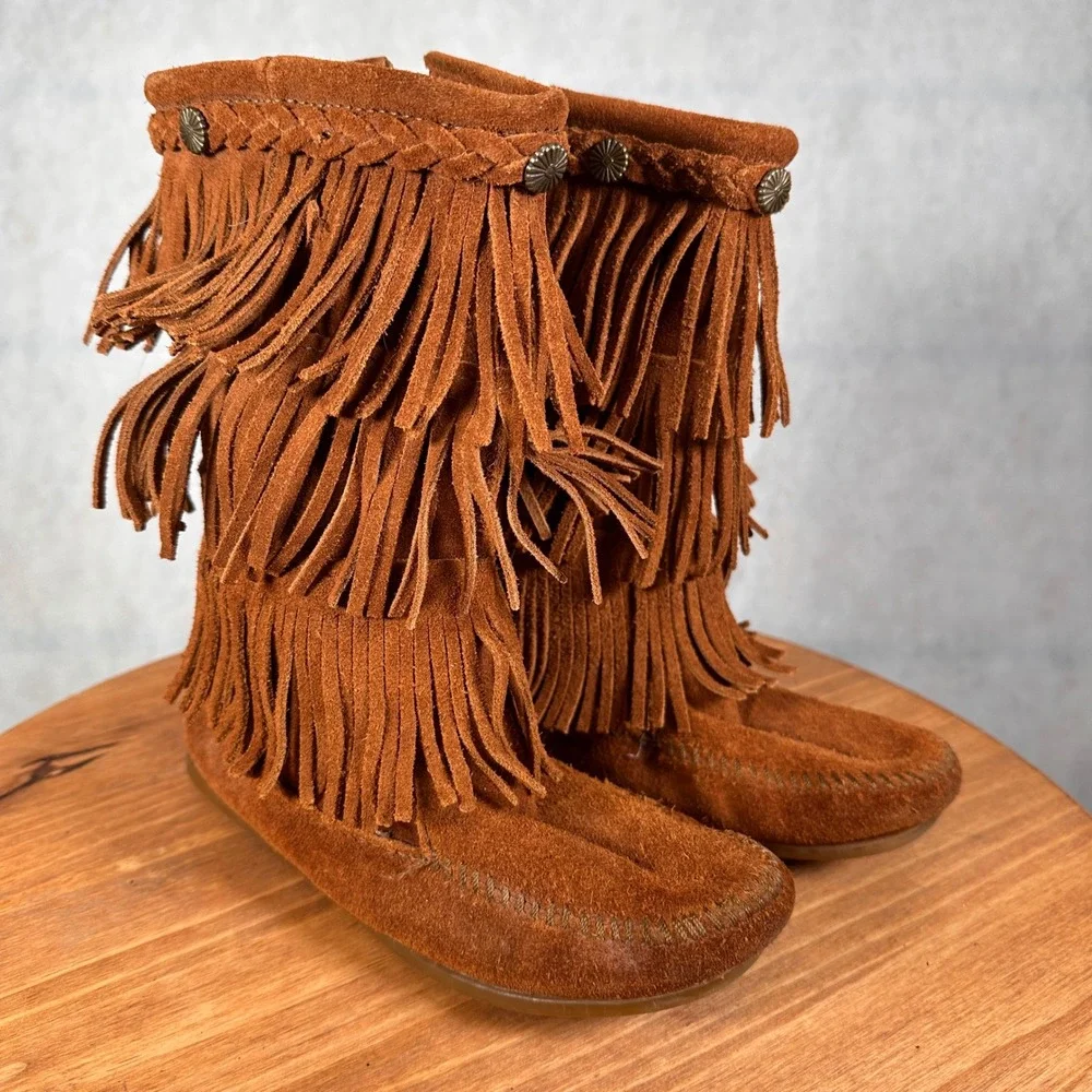 Minnetonka Fringe Boots Kids Size 3 Tan Suede 3-Layer Moccasin Good Condition 26
